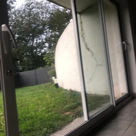 Donnant Sur Jardin Avec Terrasse. *