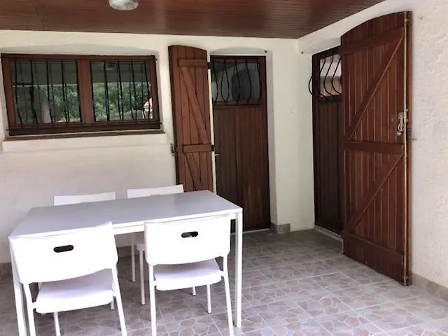 公寓 Donnant Sur Jardin Avec Terrasse.