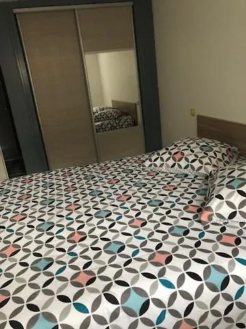 公寓 Donnant Sur Jardin Avec Terrasse.