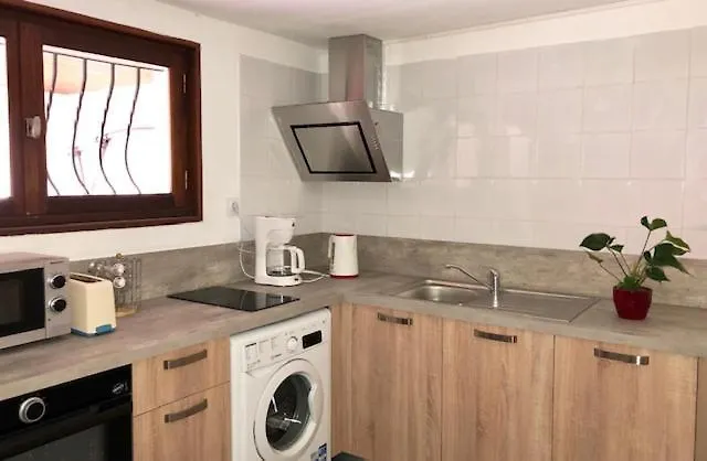 公寓 Donnant Sur Jardin Avec Terrasse.